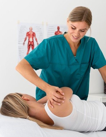 woman-having-physiotherapy-session-clinic (2)